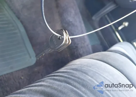 1983 Buick Lesabre Limited z USA, uszkodzony, nr VIN 1G4AP69Y6DX448408